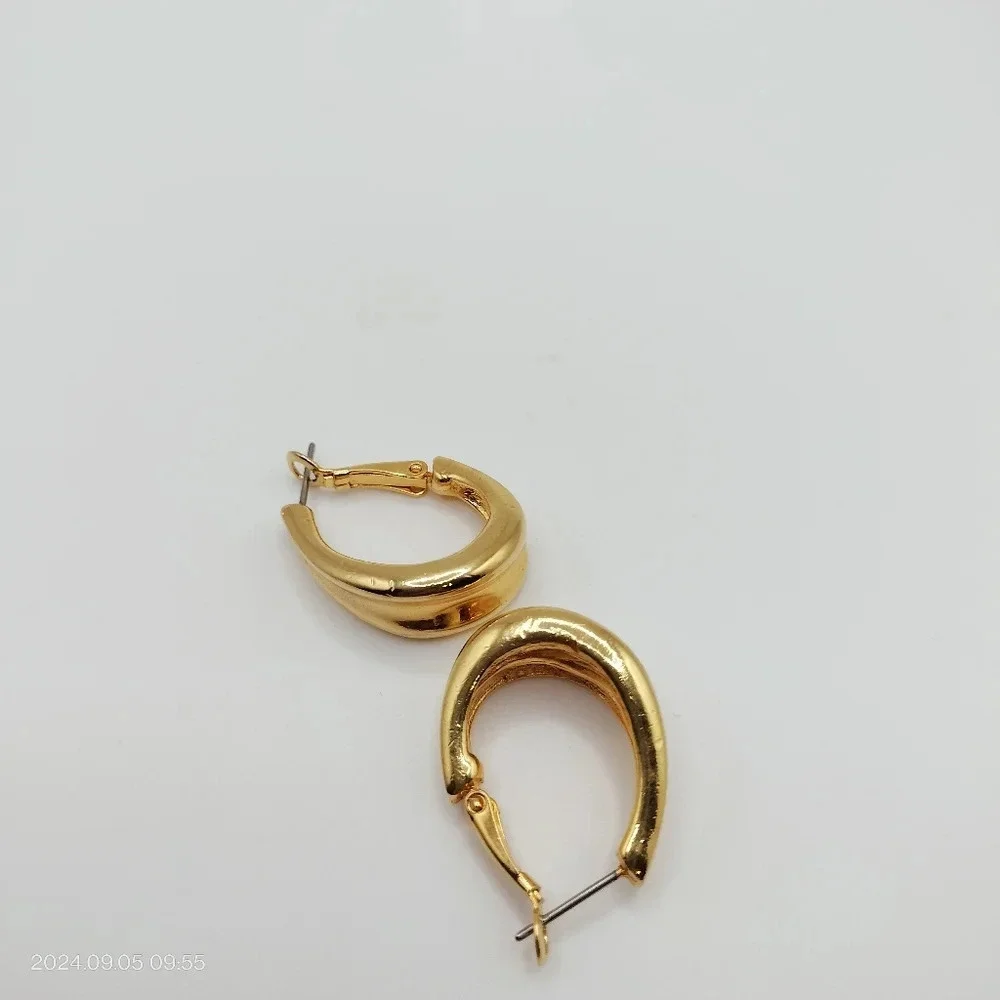 Set of 3 Women's Gold Tone Fashion Earrings Unsigned Classic